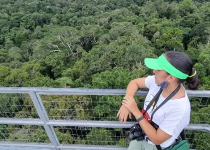 Jhanyfer Helena in the Amazon - photo 5